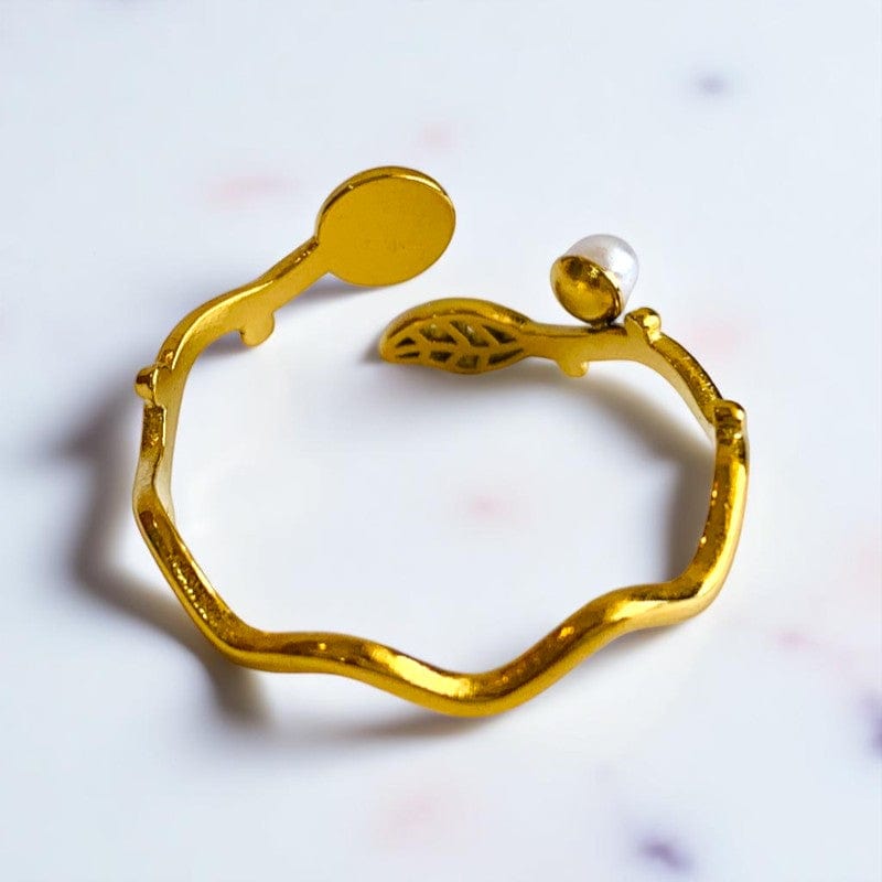 Wavy pearly Adjustable Ring | 18K PVD Gold Plated - For Women | Includes: Ring