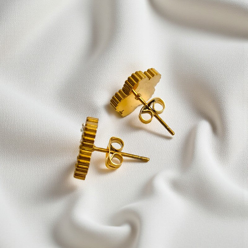 Red Clover Dainty Earring | 18K PVD Gold Plated - For Women | Includes: Earring