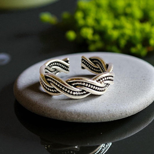 Weavy Flexy Fashion Ring| Hypoallergenic Alloy - For Women | Includes: Ring
