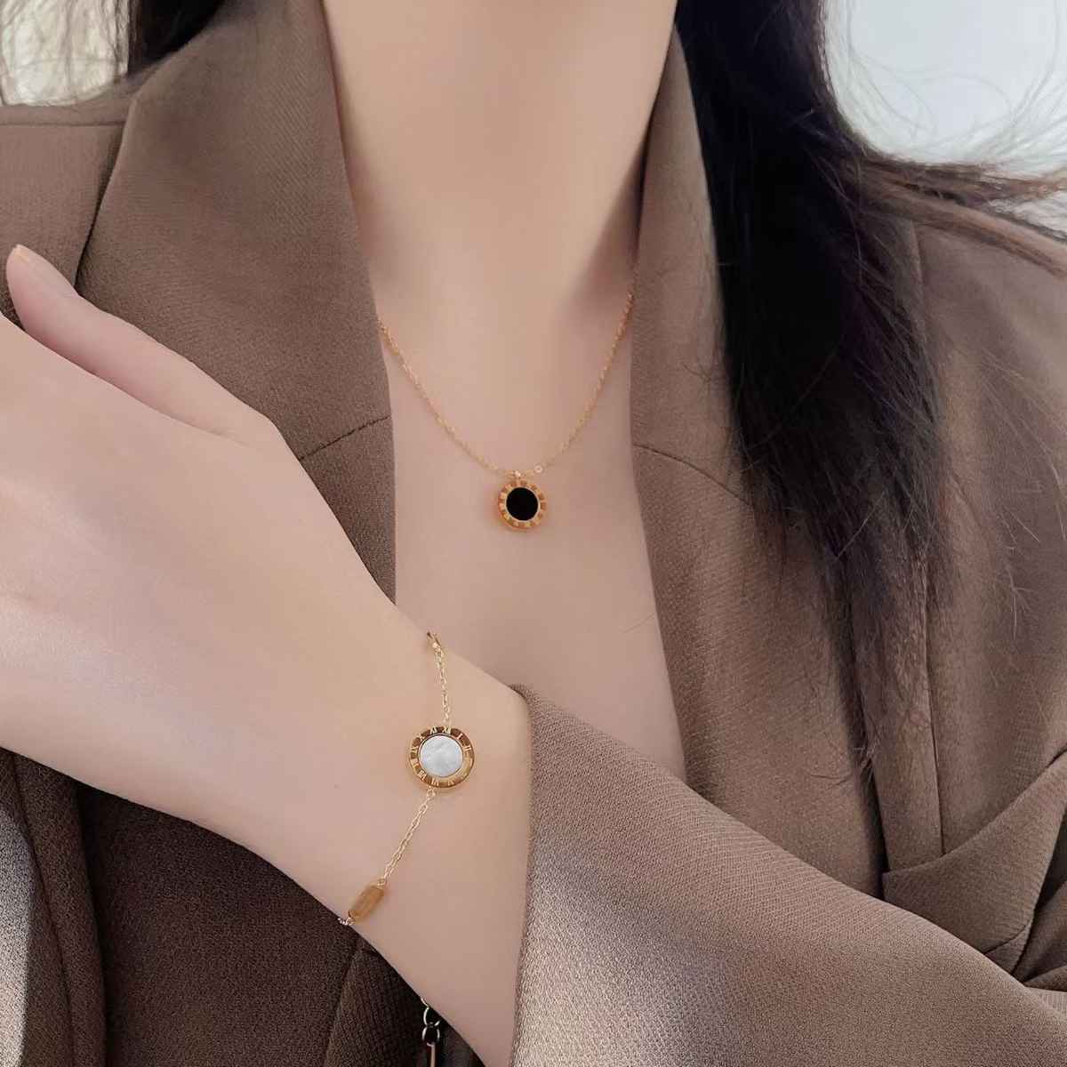 Timeless Roman Set | PVD 18K Gold Plated, Waterproof & Anti-Tarnish - For Women | Includes: Necklace, Bracelet, Earrings