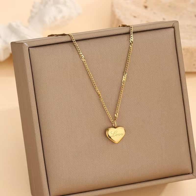 Golden Heart beat Set | PVD 18K Gold Plated - For Women | Includes: Necklace, Earrings