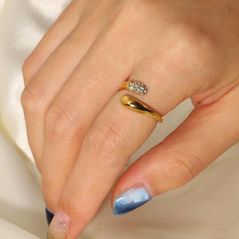 Modern Zircon Adjustable Ring | 18K PVD Gold Plated - For Women | Includes: Ring