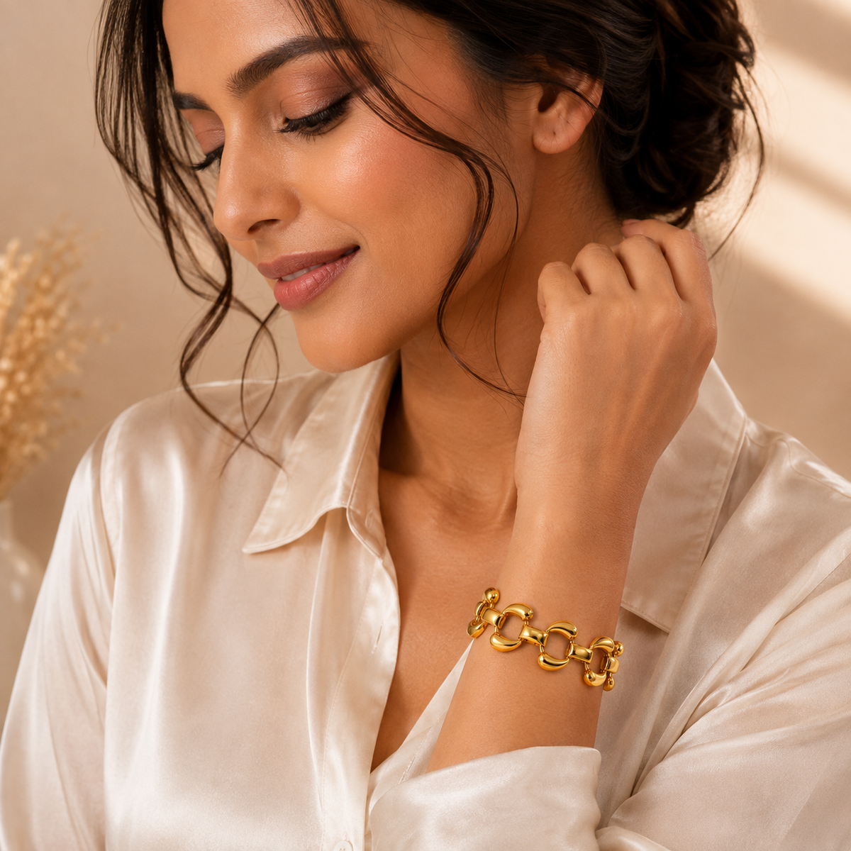 Sculpture BOLD CURVED LINK Bracelet | Gold-Tone - For Women | Includes: Bracelet