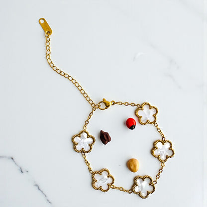 White Clover Dainty Bracelet | 18K PVD Gold Plated - For Women | Includes: Bracelet