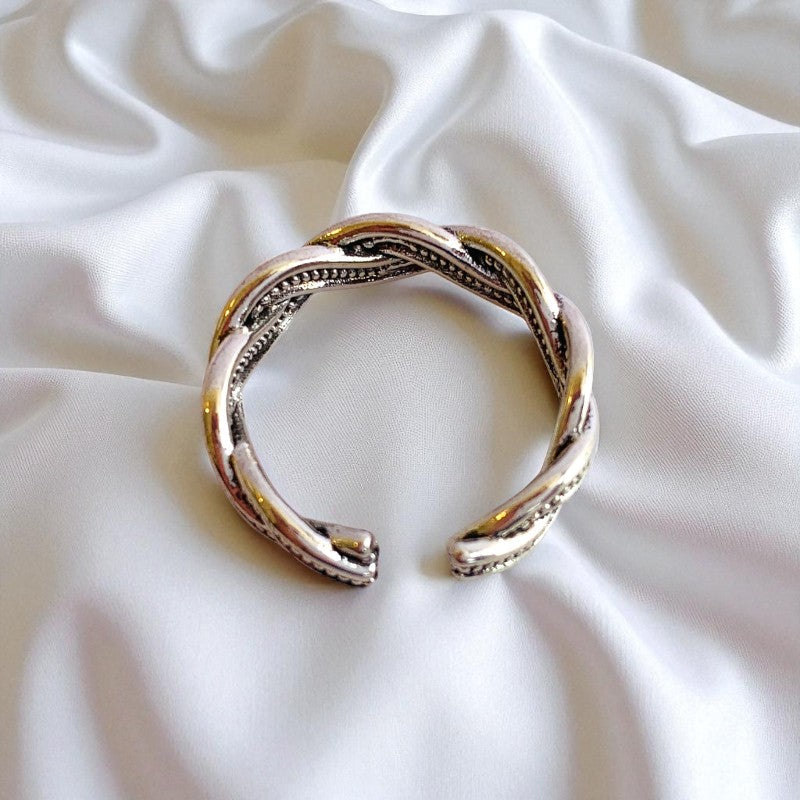 Weavy Flexy Fashion Ring| Hypoallergenic Alloy - For Women | Includes: Ring
