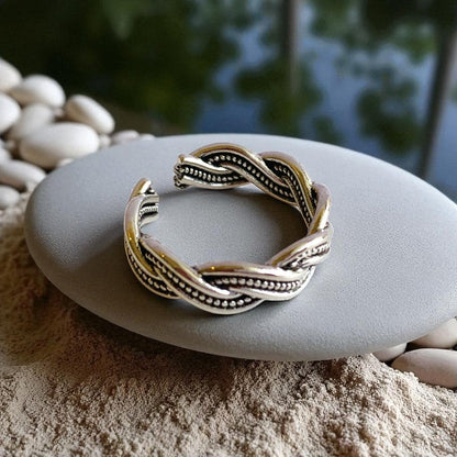 Weavy Flexy Fashion Ring| Hypoallergenic Alloy - For Women | Includes: Ring